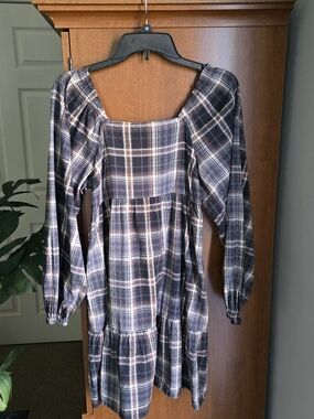 Universal Thread Navy Plaid Long Sleeve Tiered Dress